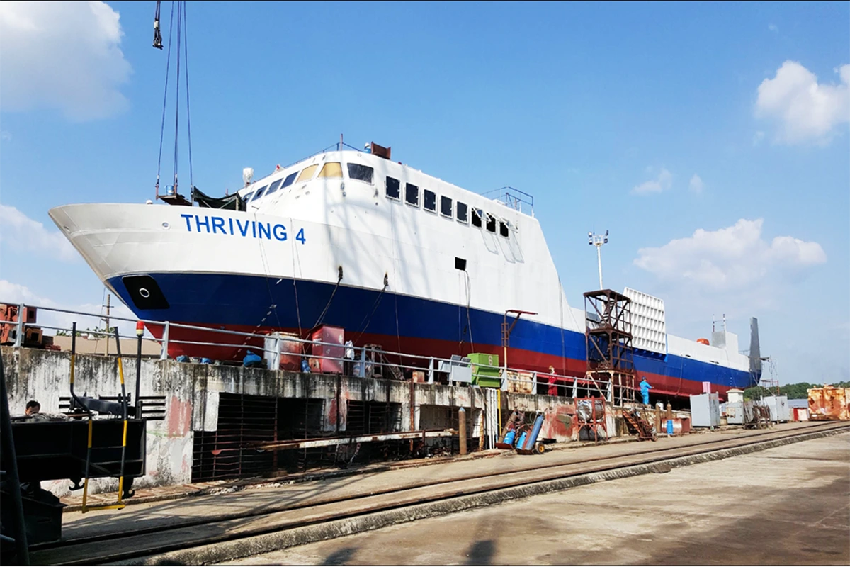 Tàu Thriving 4 sử dụng hệ sơn tàu biển Sơn Hải Âu