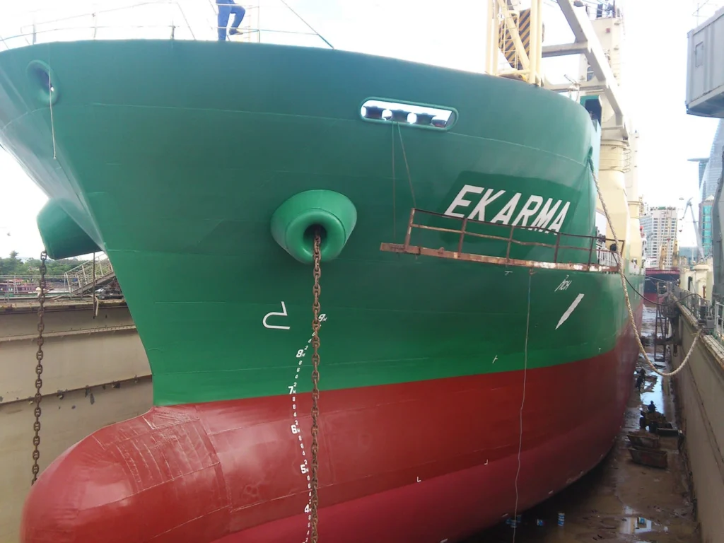 Tàu hàng Ekarma sử dụng hệ sơn tàu biển chống ăn mòn của Sơn Hải Âu